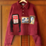KNITTED GALLERY SWEATER IN BURGUNDY